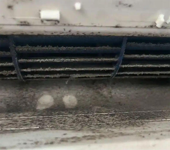 安顺市空调吹的风有股烧焦味是怎么回事